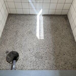 Efter slibning af terrazzogulv 